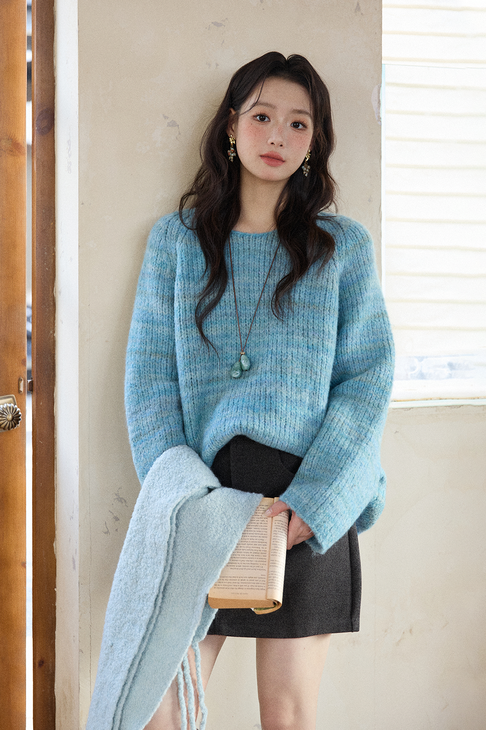 女性のためのニットシャツ