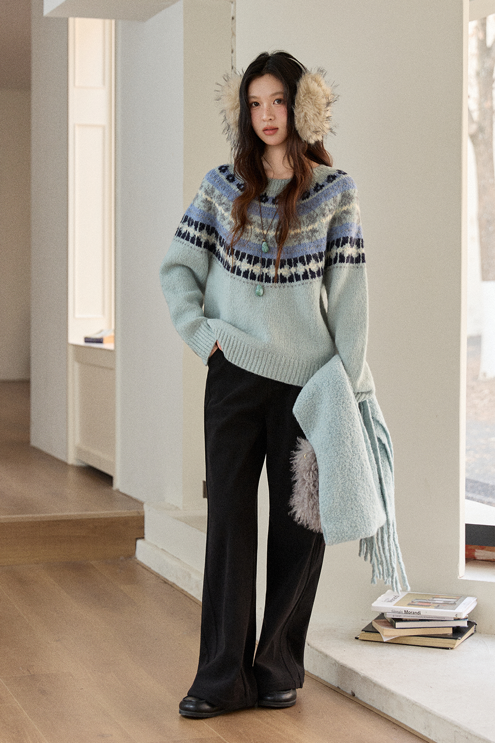 女性のためのニットシャツ