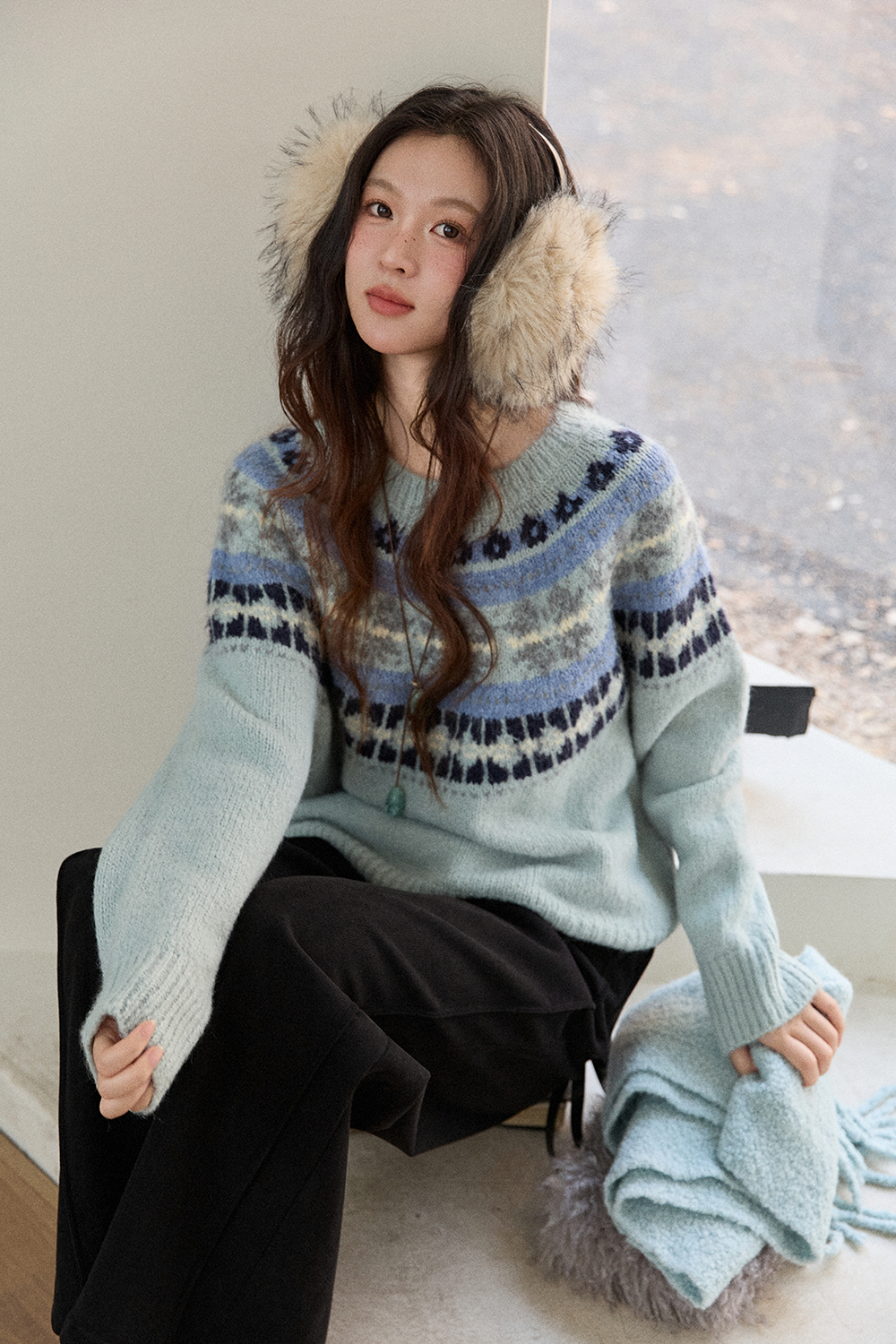 女性のためのニットシャツ