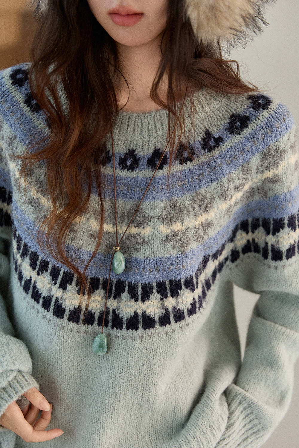 女性のためのニットシャツ