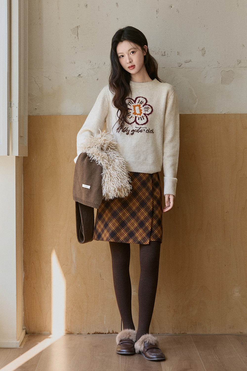 女性のためのニットシャツ