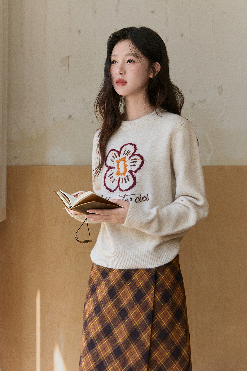 女性のためのニットシャツ