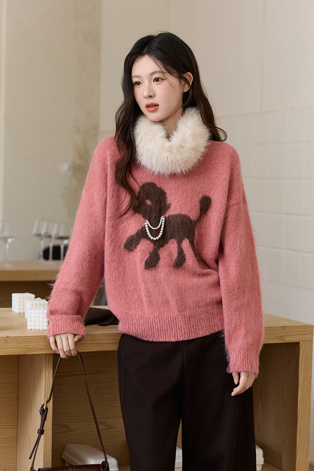 女性のためのニットシャツ