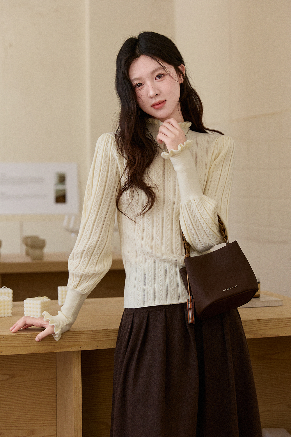 女性のためのニットシャツ