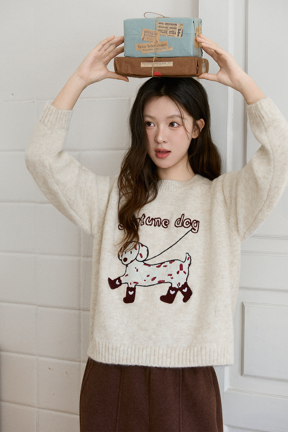 女性のためのニットシャツ