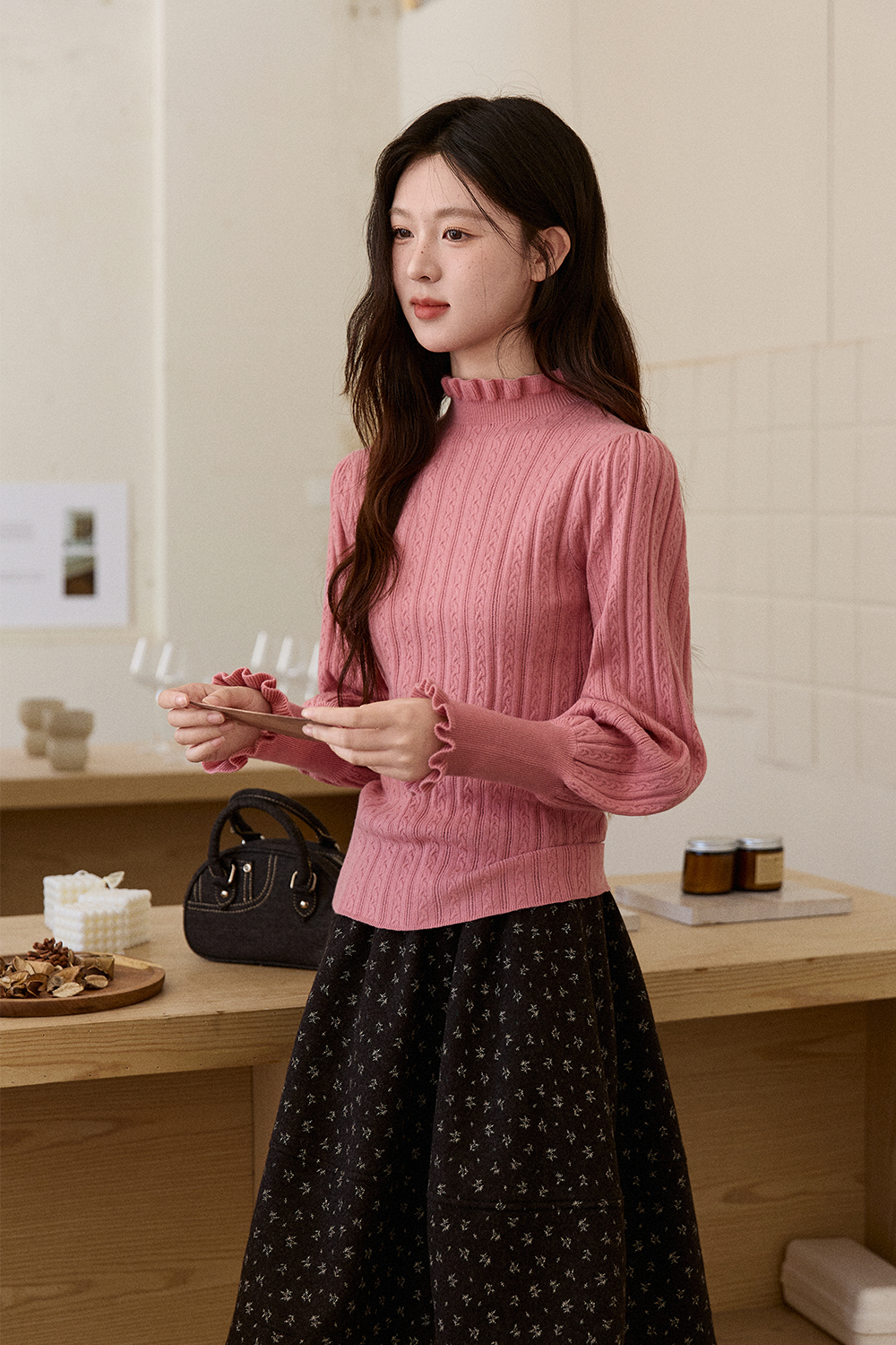 女性のためのニットシャツ