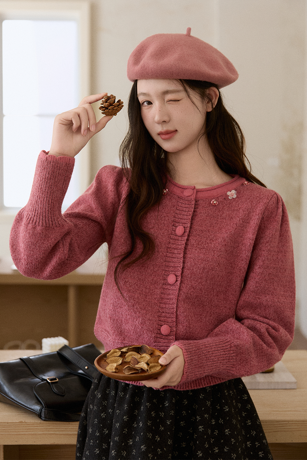 女性のためのニットシャツ