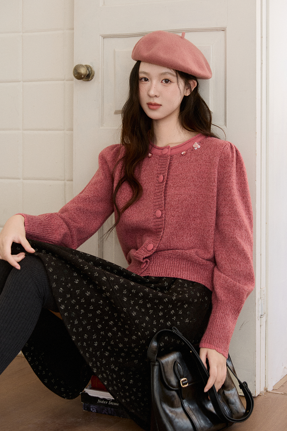 女性のためのニットシャツ