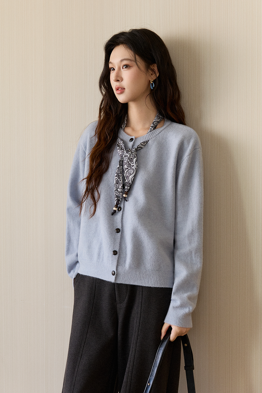 Knit Shirt+Silk Scarf for Women