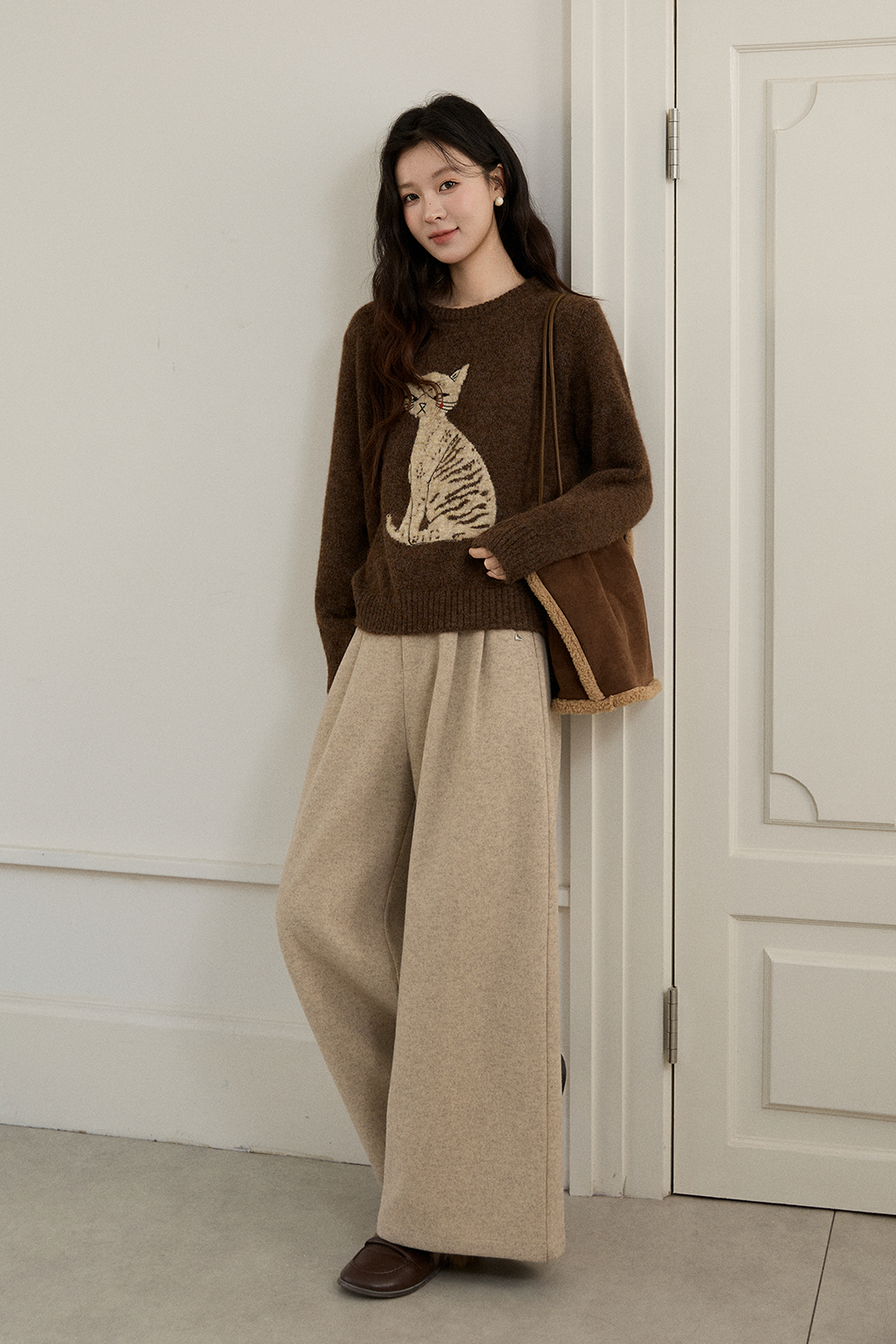 女性のためのニットシャツ