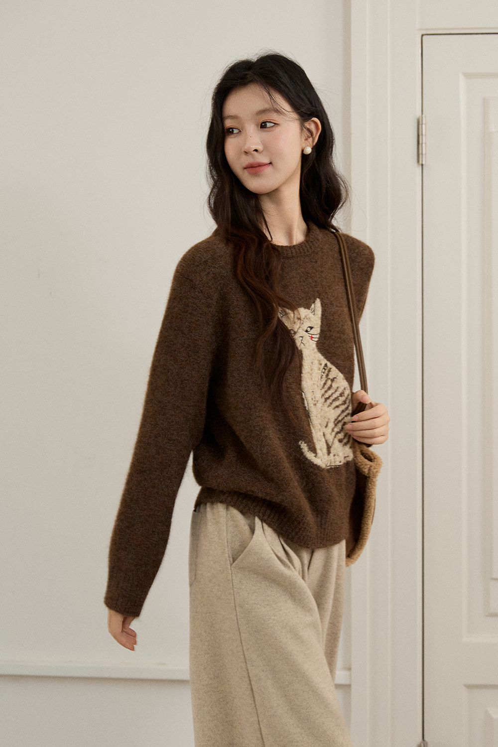 女性のためのニットシャツ