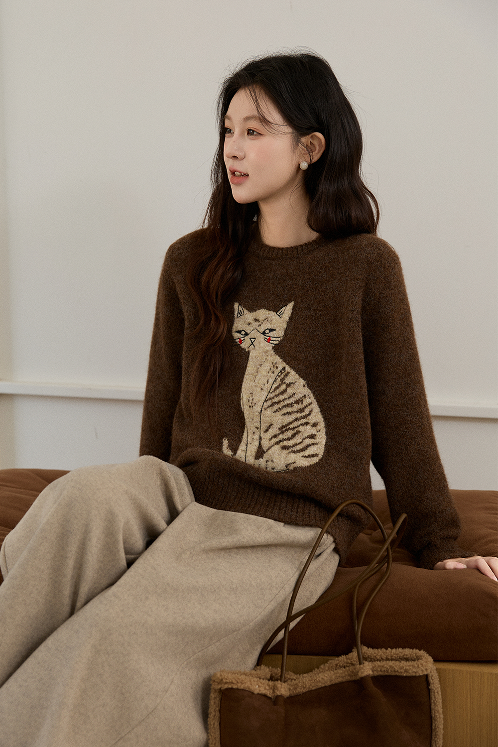 女性のためのニットシャツ