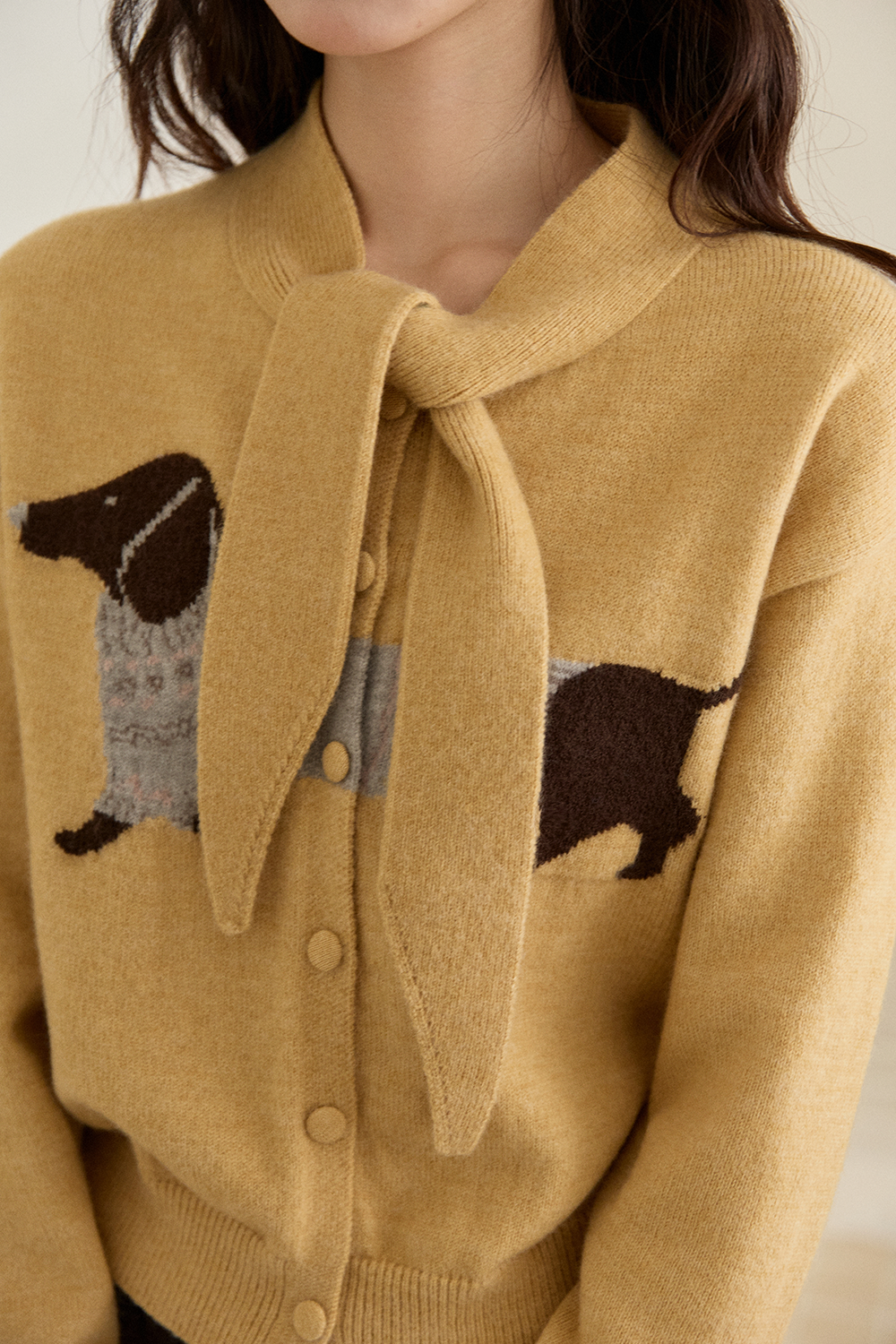 女性のためのニットシャツ