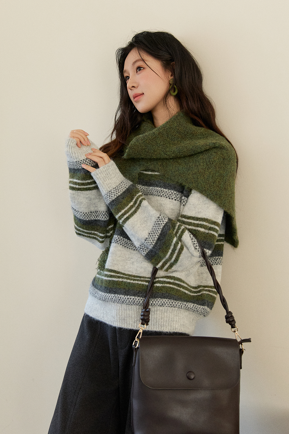 여성용 니트 셔츠 + 숄