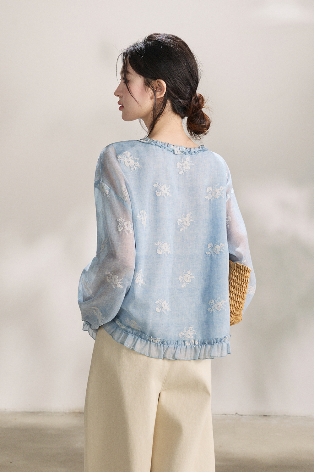 เสื้อเบลาส์สำหรับผู้หญิง