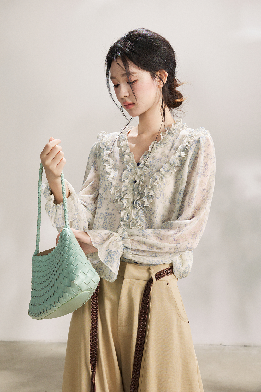 女性のためのブラウス