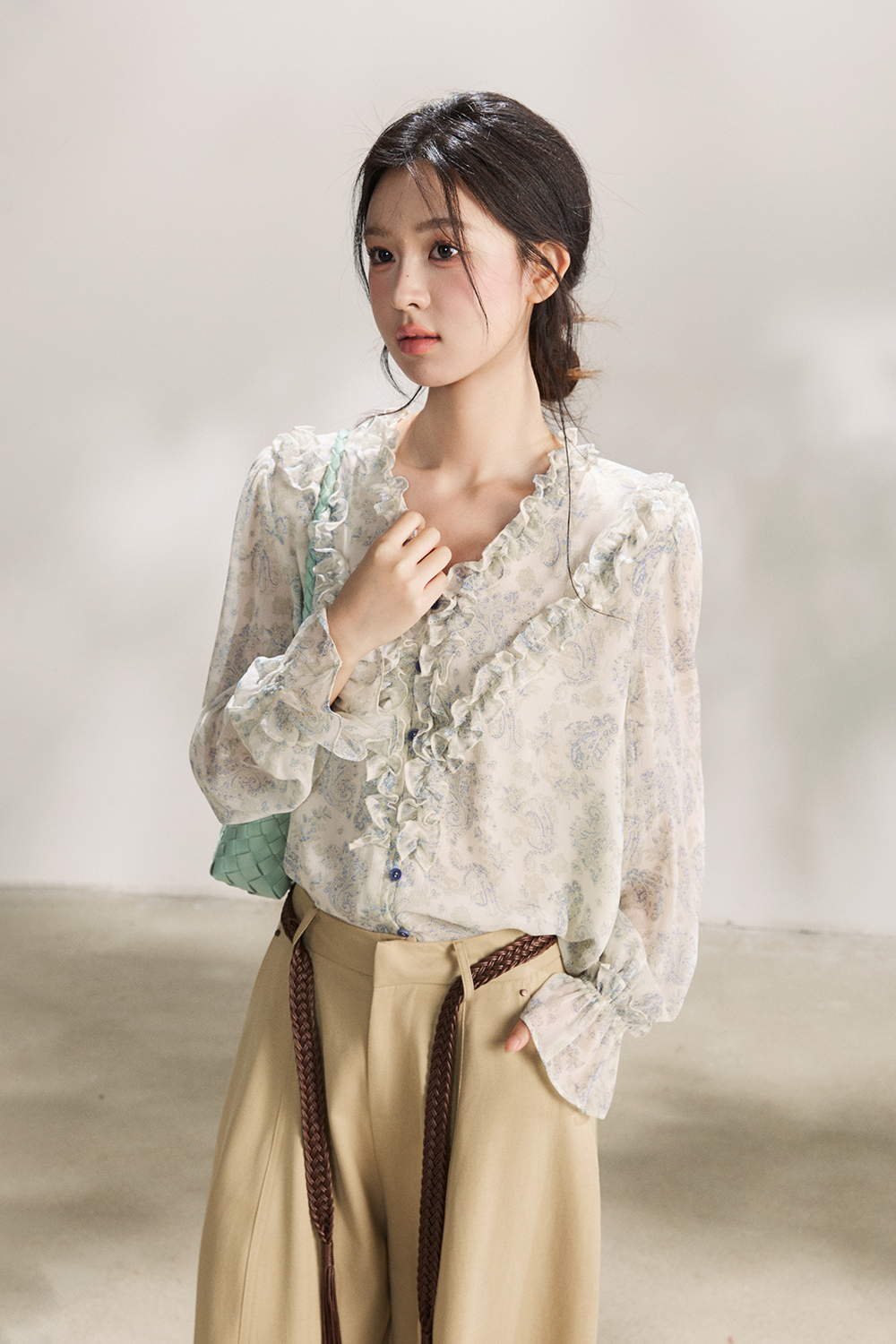 女性のためのブラウス