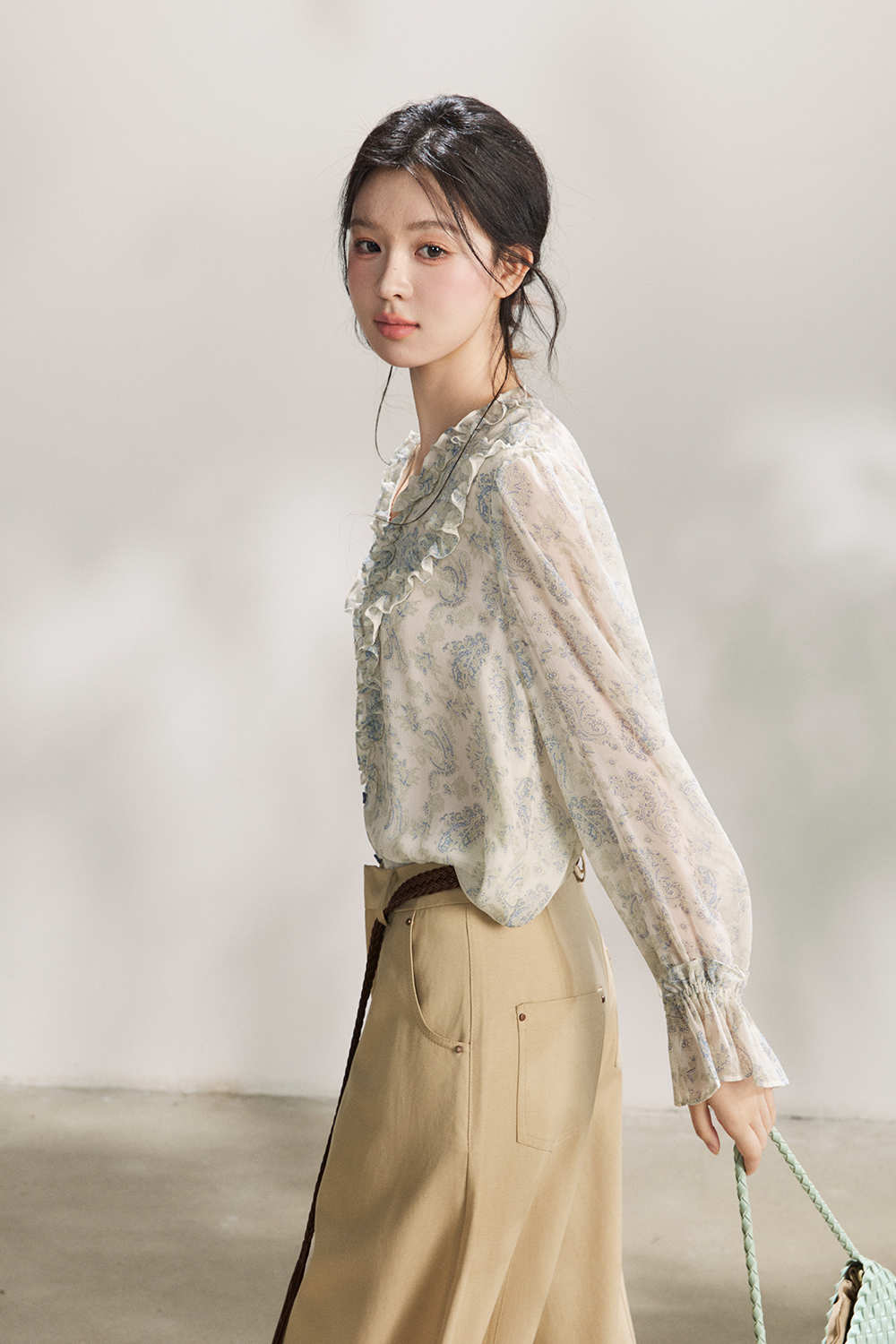 女性のためのブラウス