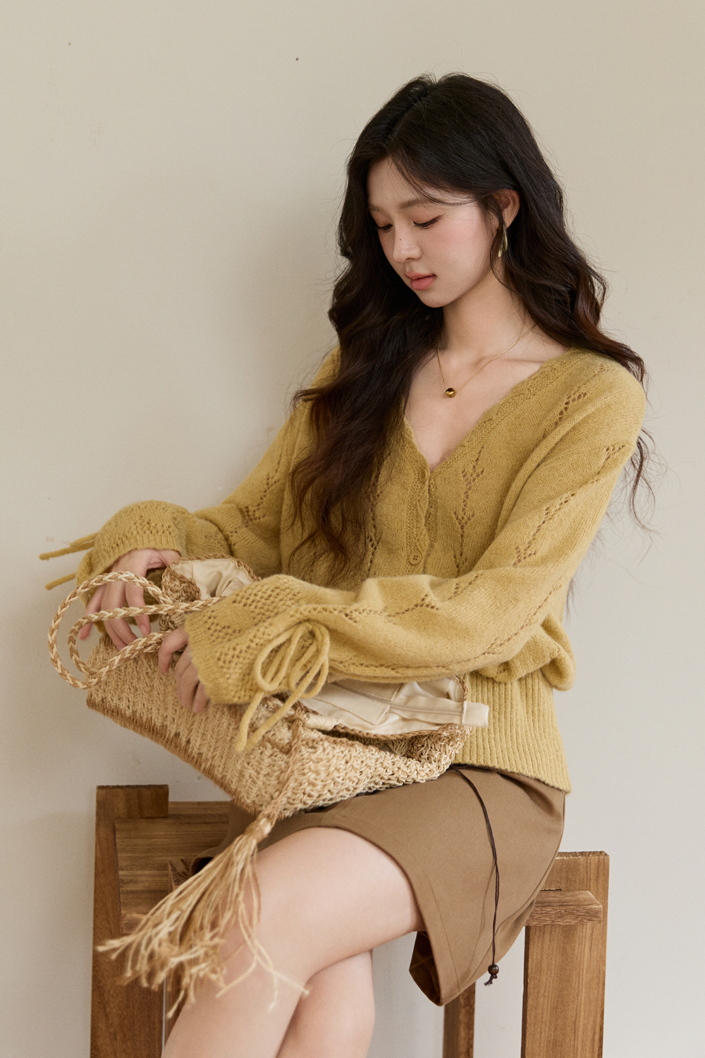 女性のためのニットシャツ