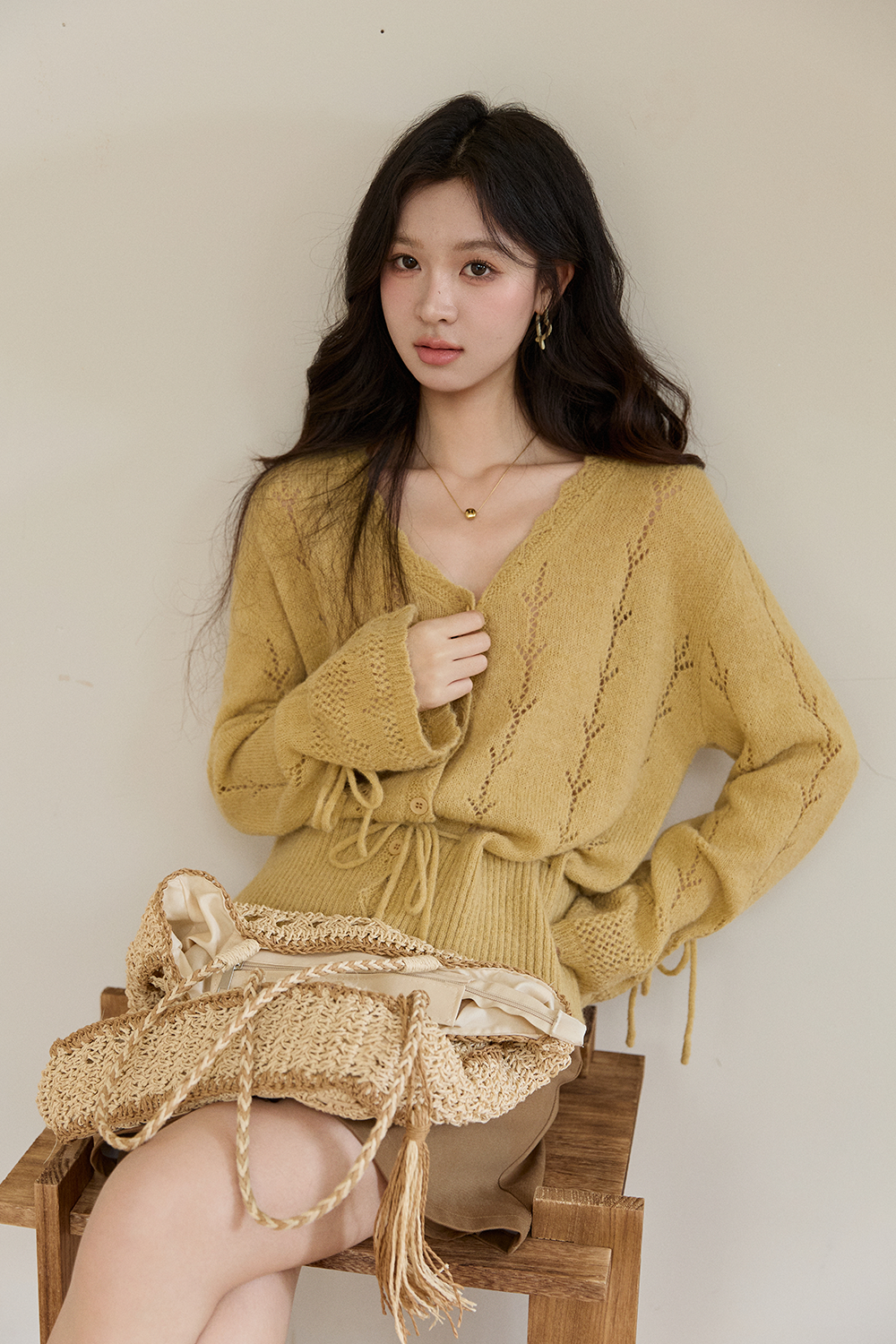 女性のためのニットシャツ