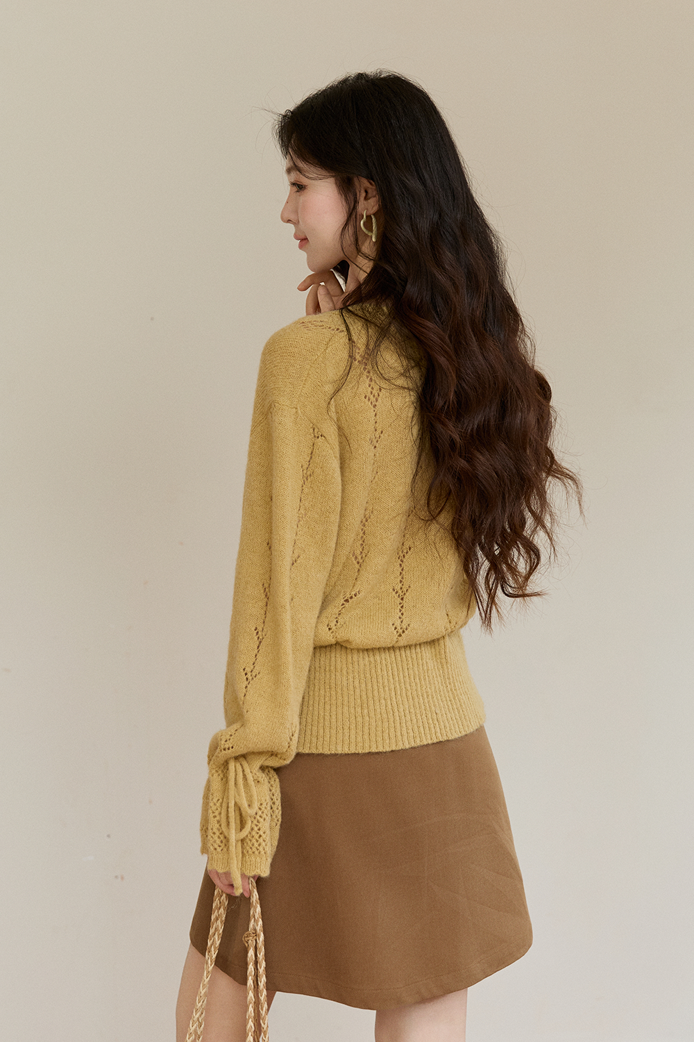 女性のためのニットシャツ