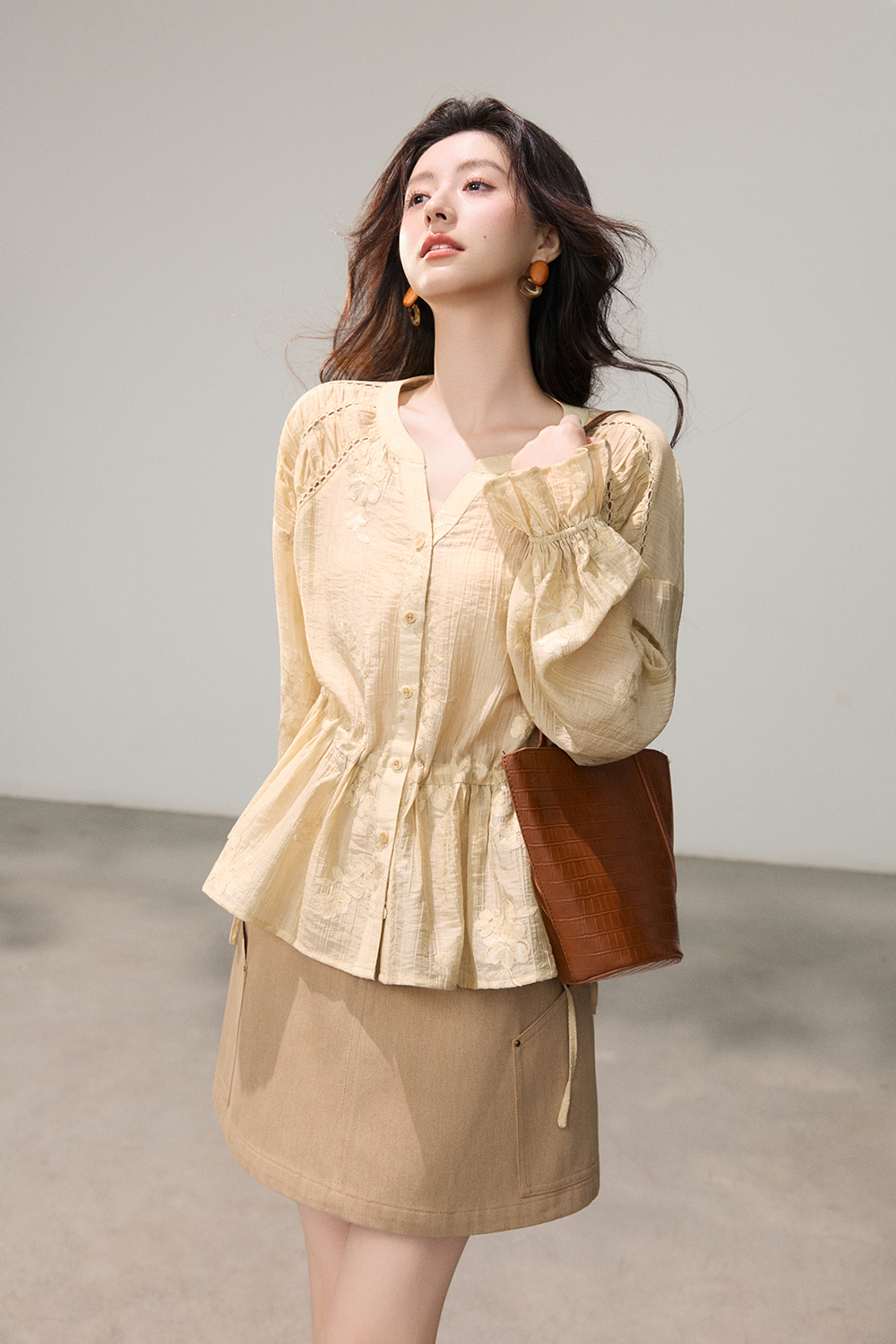 เสื้อเบลาส์สำหรับผู้หญิง