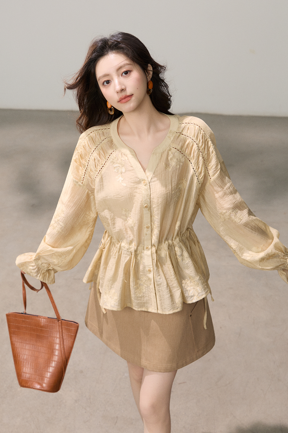 เสื้อเบลาส์สำหรับผู้หญิง