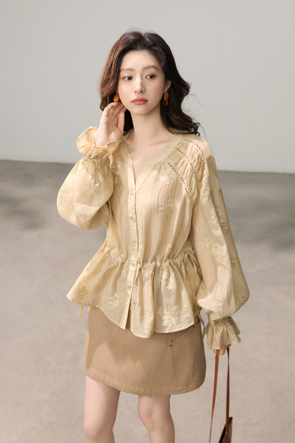 เสื้อเบลาส์สำหรับผู้หญิง