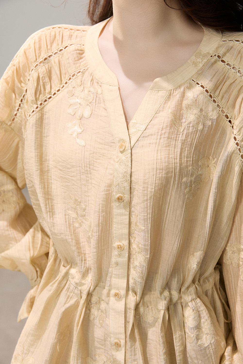 เสื้อเบลาส์สำหรับผู้หญิง