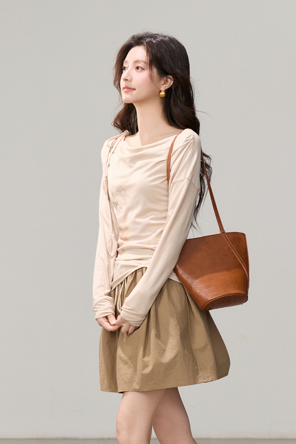 女性のためのニットTシャツ