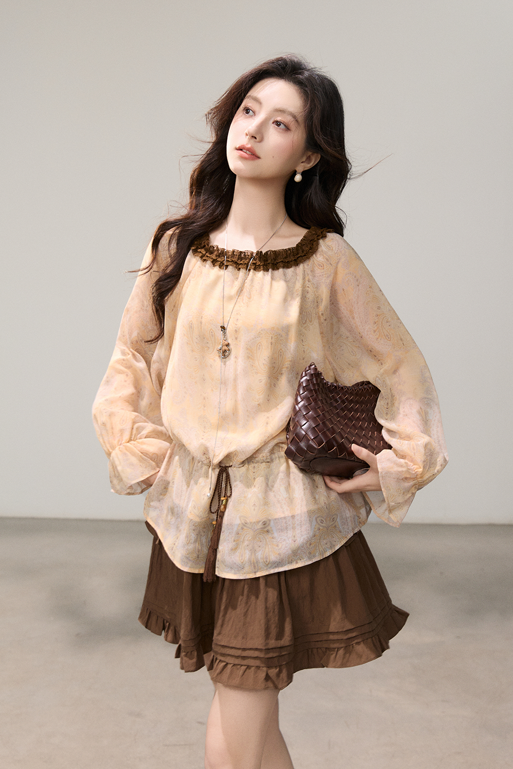 เสื้อเบลาส์สำหรับผู้หญิง