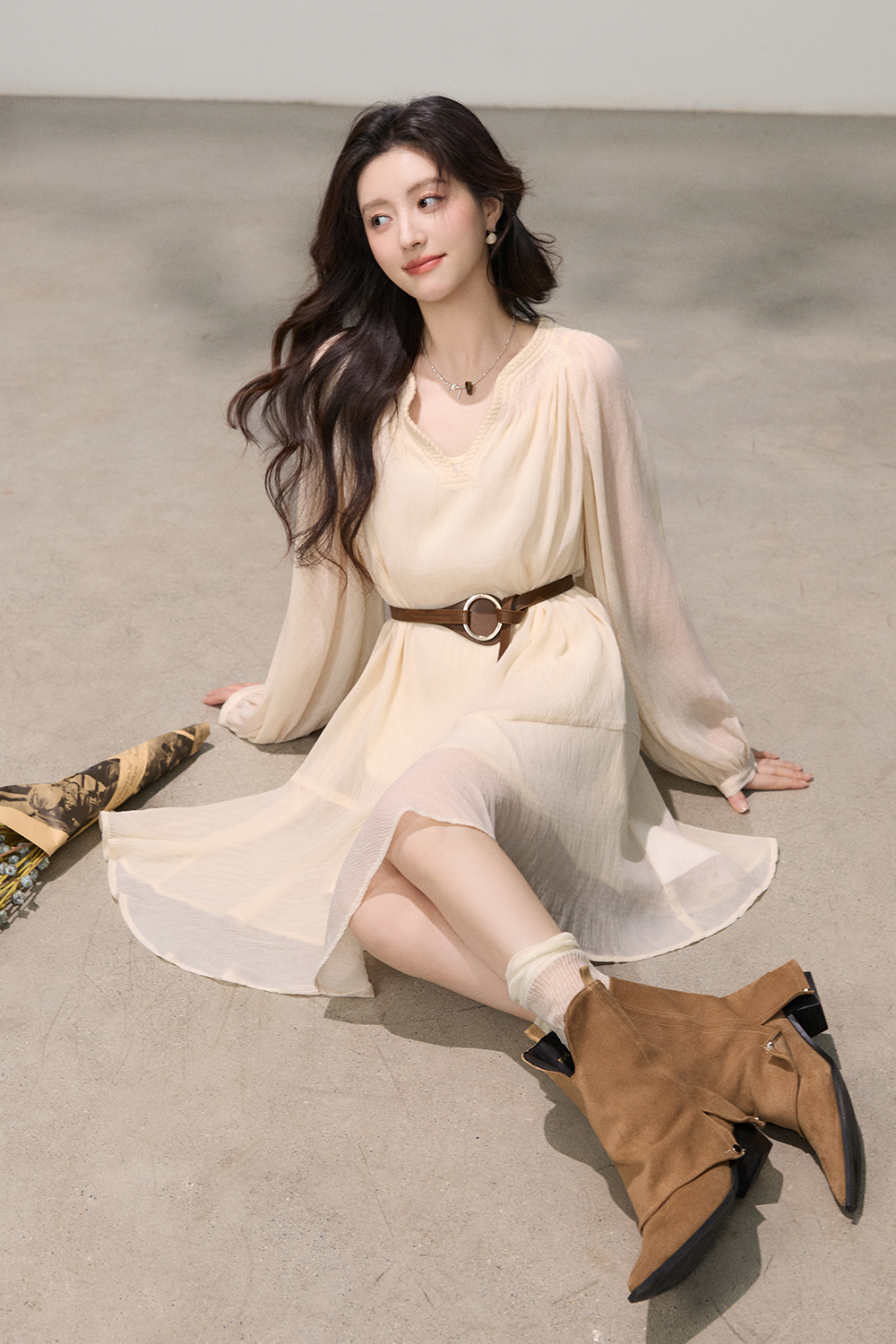 ชุดเดรสยาวปานกลางทรงเอสำหรับผู้หญิง