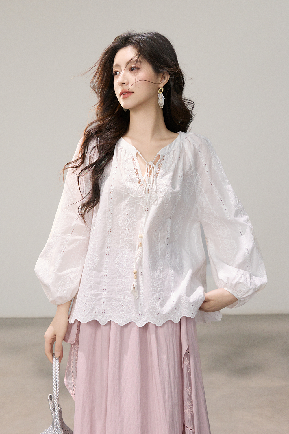 เสื้อเบลาส์สำหรับผู้หญิง