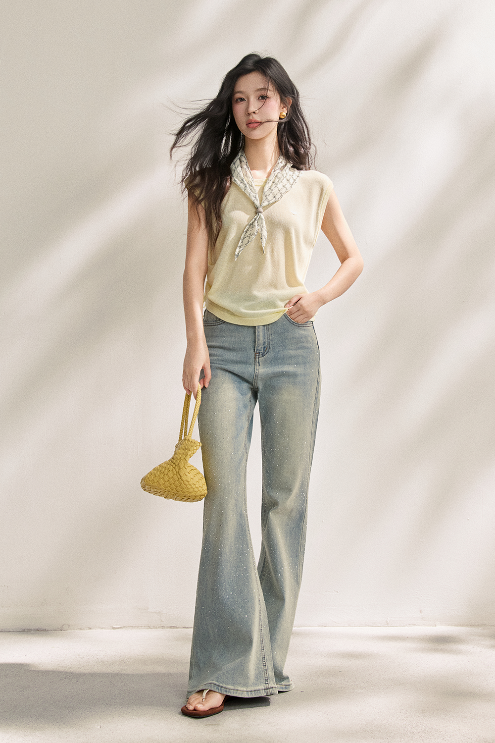 Áo thun + Khăn lụa cho nữ