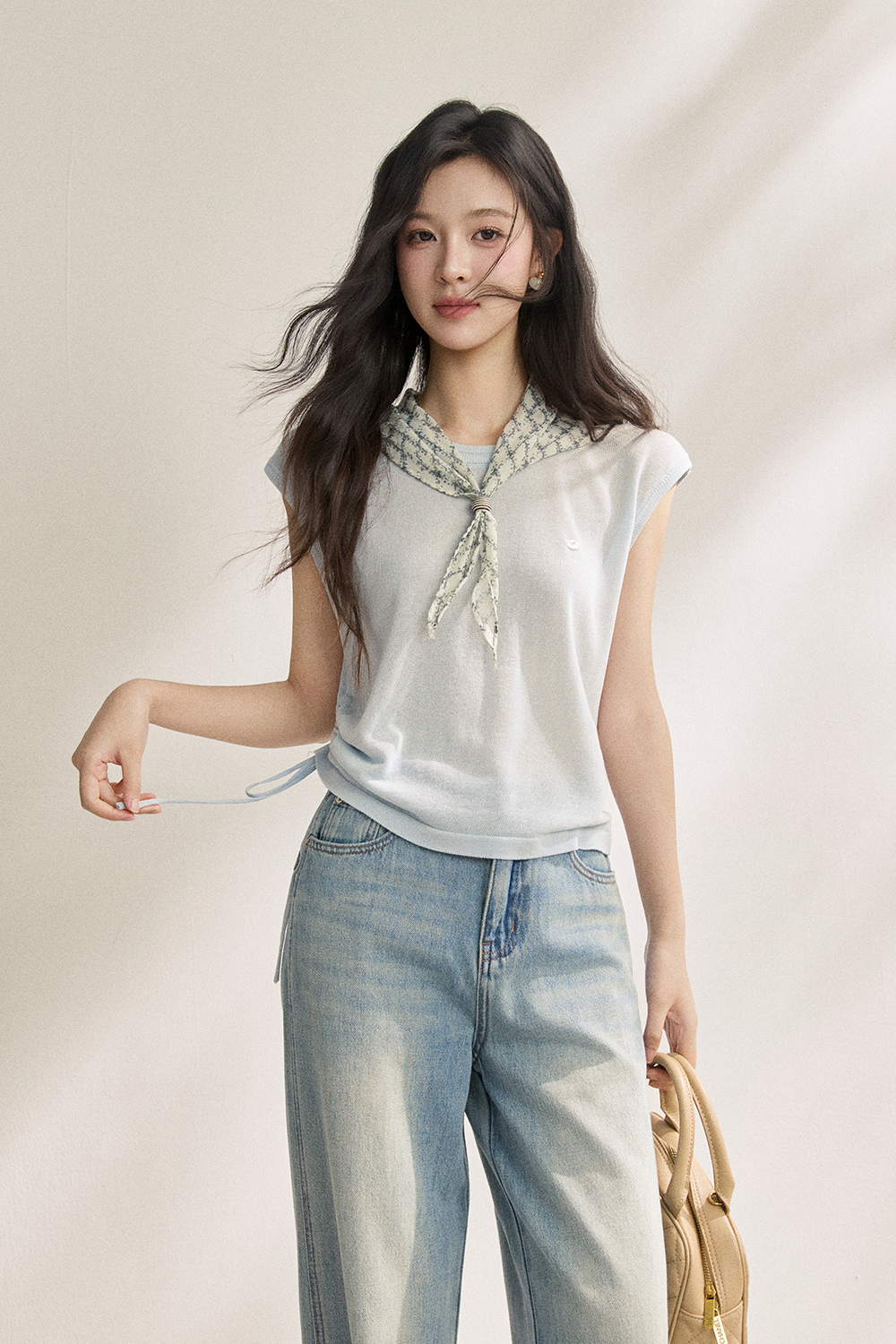 Áo thun + Khăn lụa cho nữ