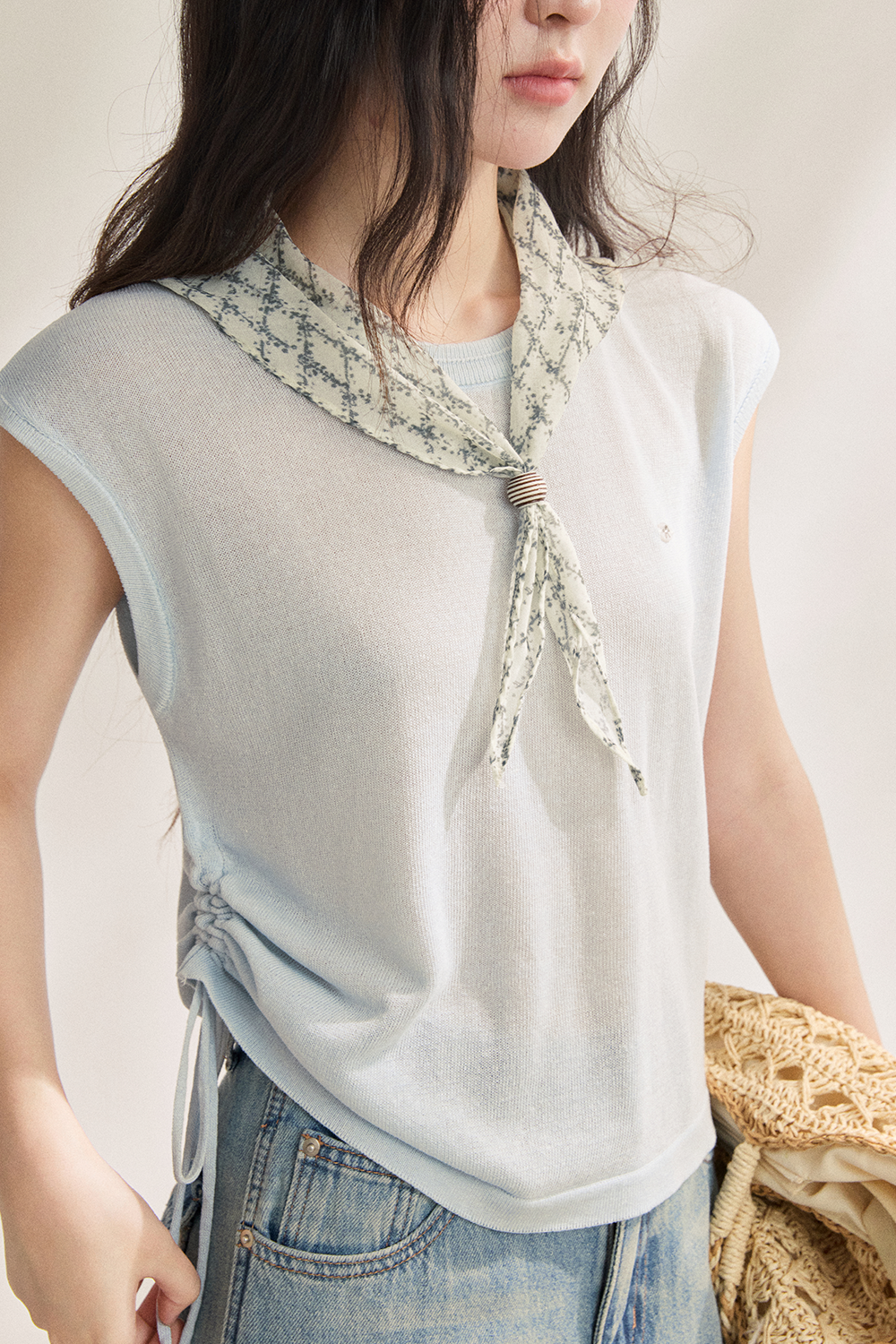 Áo thun + Khăn lụa cho nữ