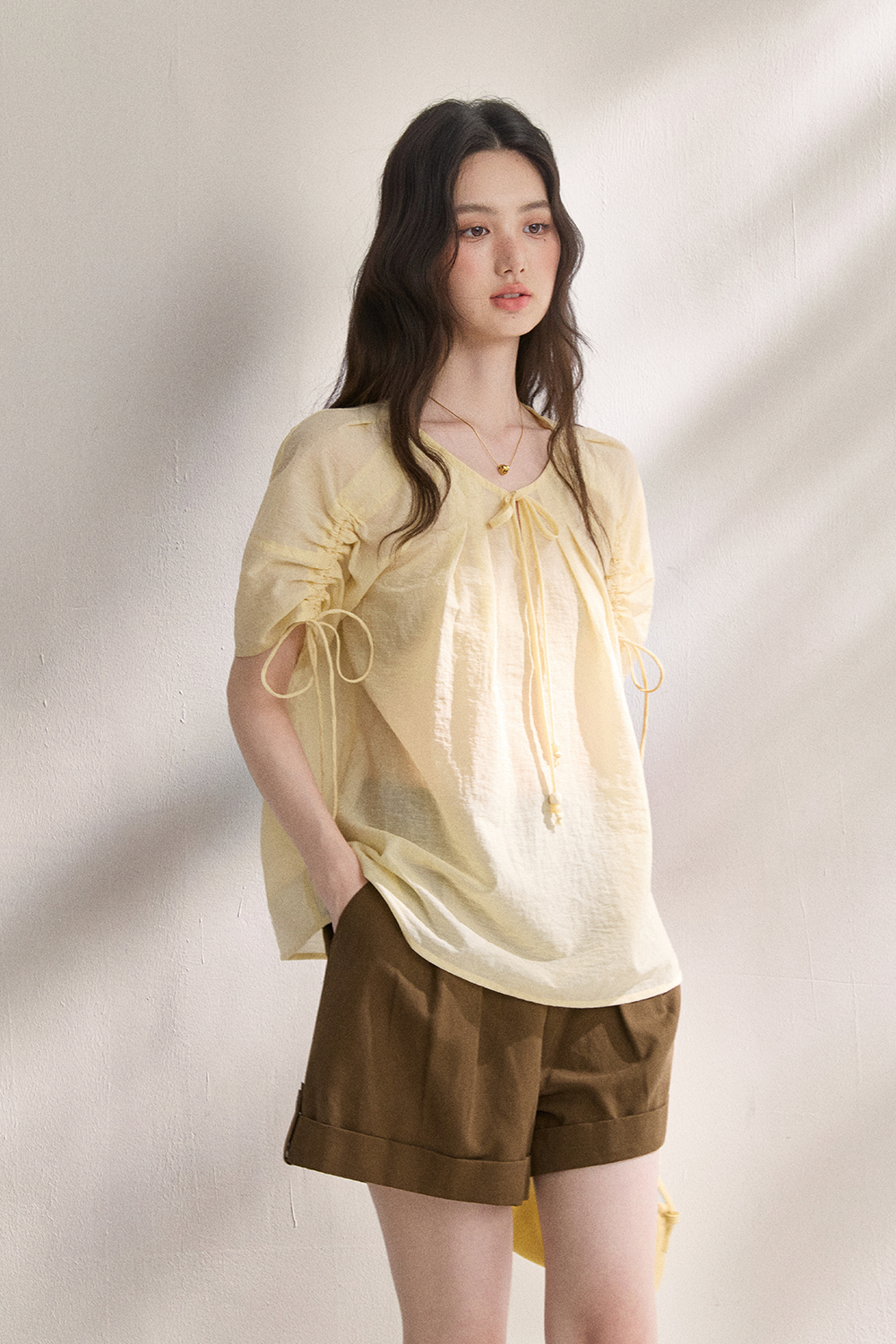 เสื้อเบลาส์สำหรับผู้หญิง