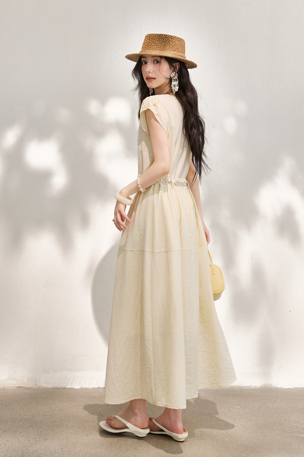 ชุดเดรสยาวสำหรับผู้หญิง