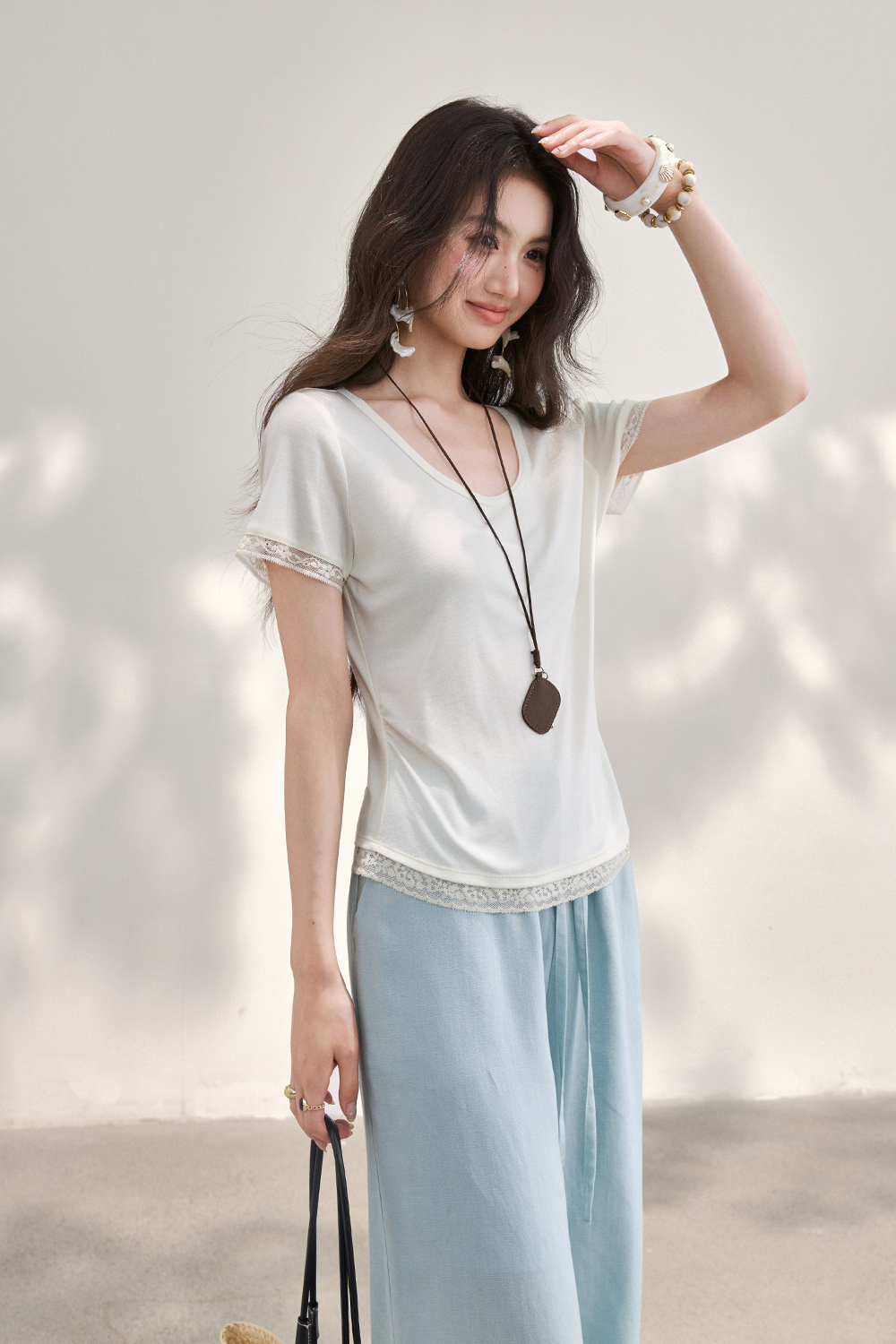 T-shirt for Women+Necklace