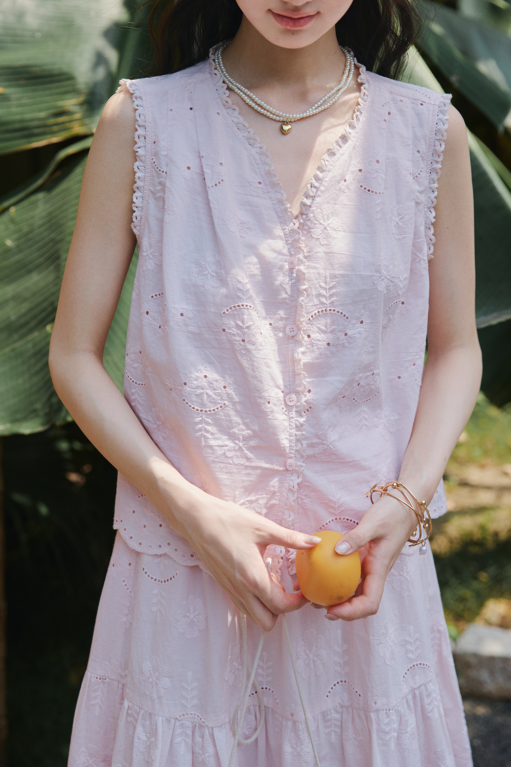 ชุดเสื้อเบลาส์และกระโปรง