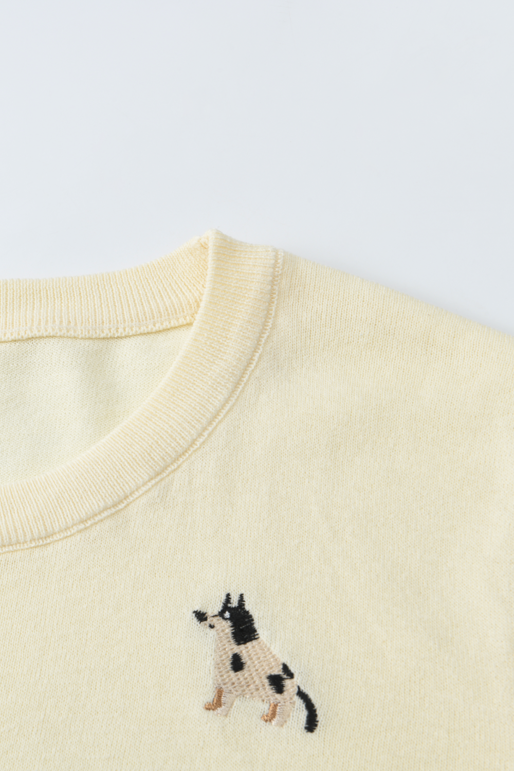 女性のためのニットTシャツ