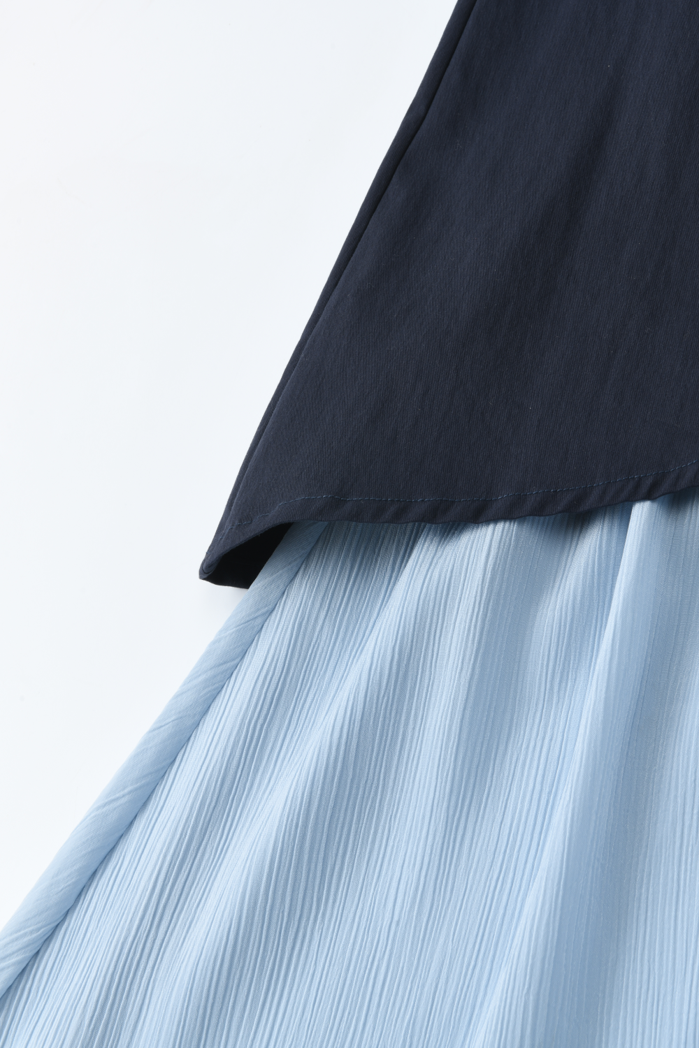 Gaun Suspender untuk Wanita