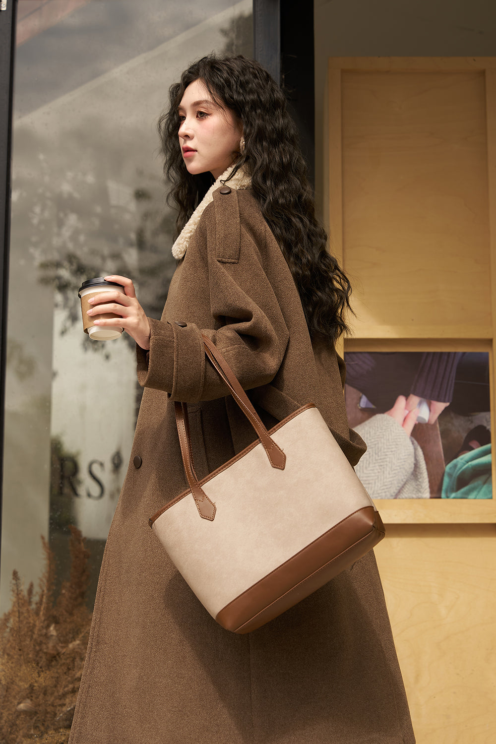 女性のためのウールコート