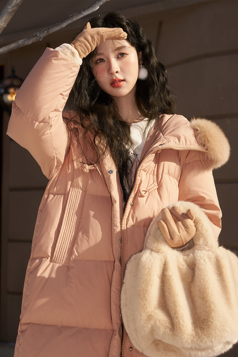 女性のための冬のフグジャケット