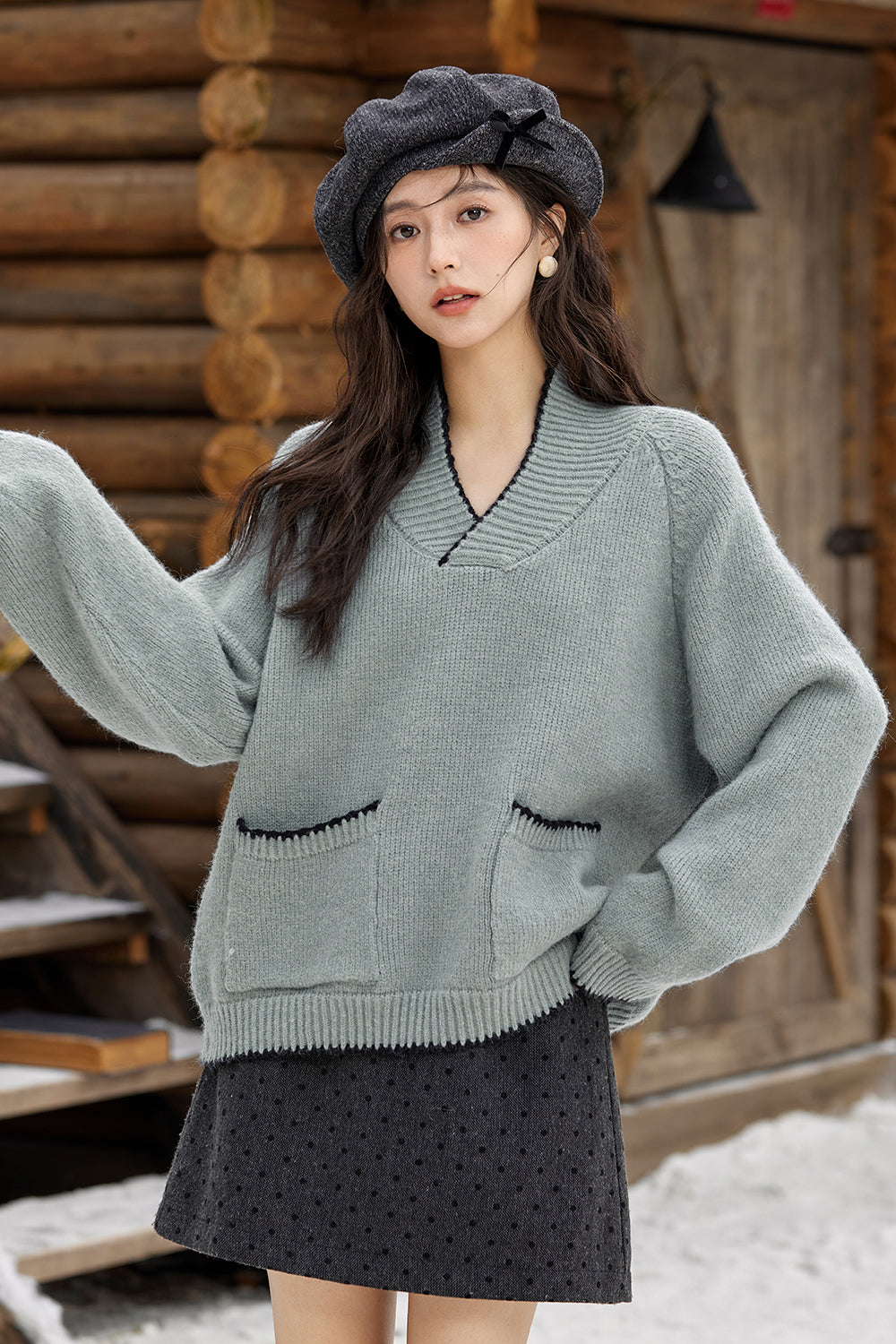 女性のためのニットシャツ