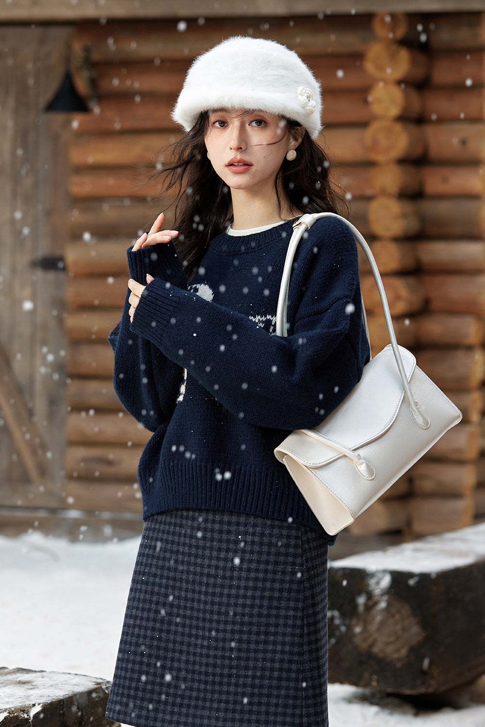 女性のためのニットシャツ