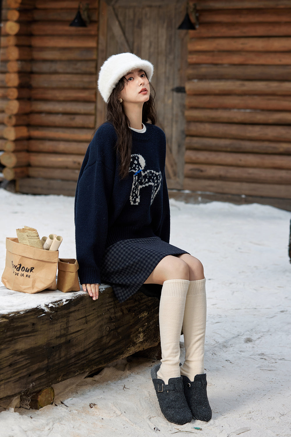 女性のためのニットシャツ
