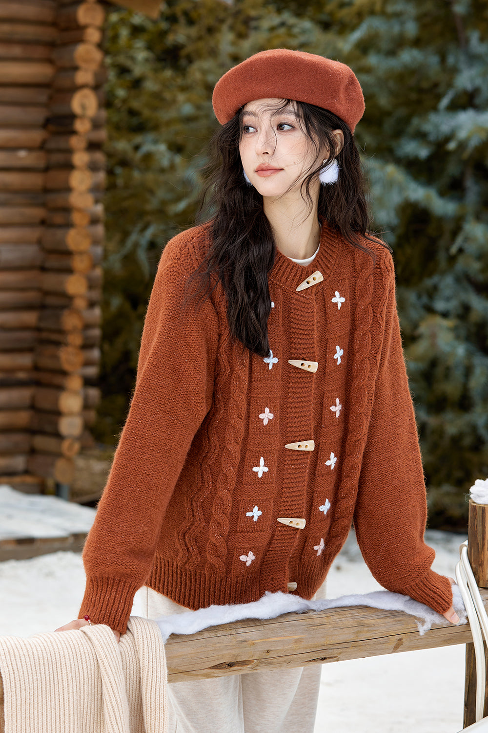 女性のためのニットシャツ