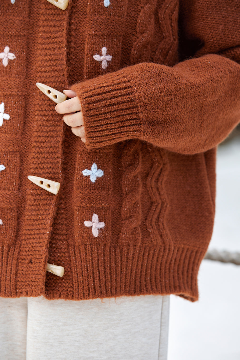 เสื้อถักสำหรับผู้หญิง