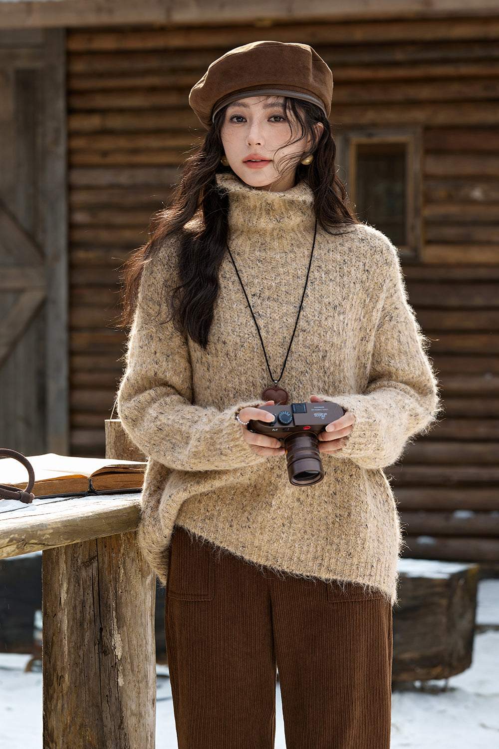 女性のためのニットシャツ